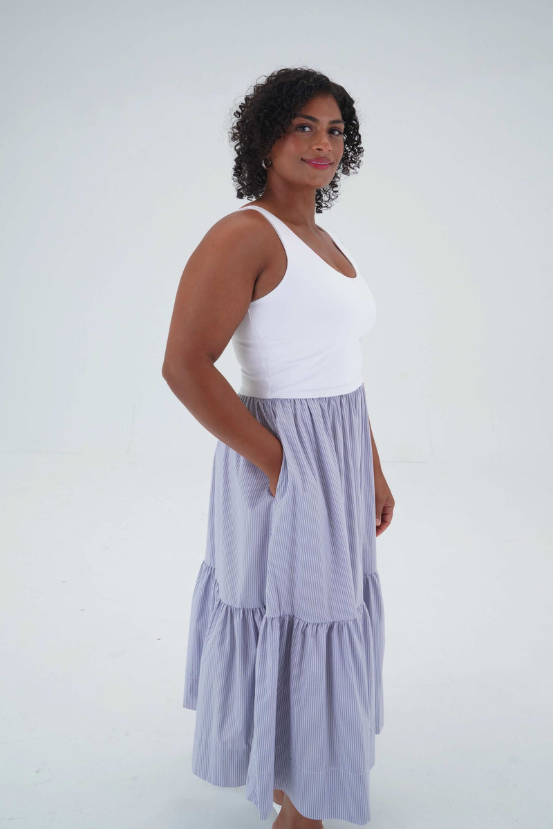 Dress with pockets and built in shelf bra in dove gingham size large