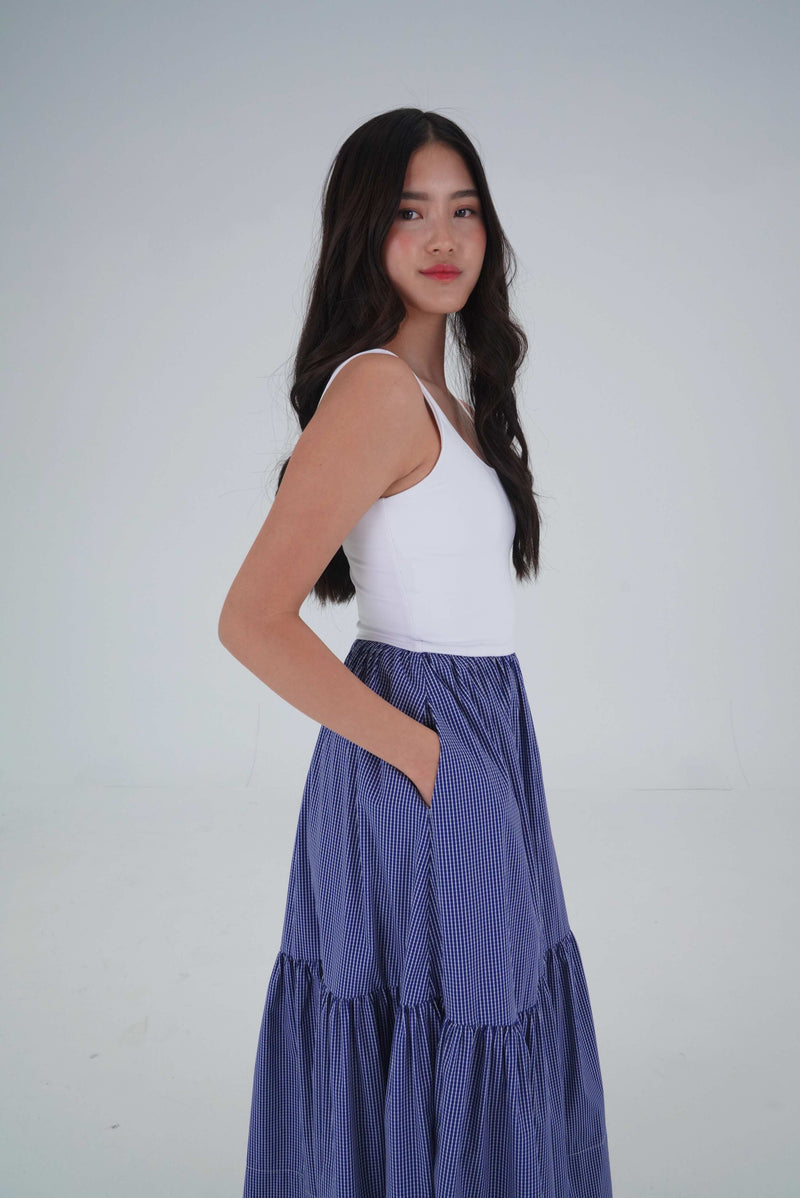 Dress with pockets and built in bra in navy blue gingham size large