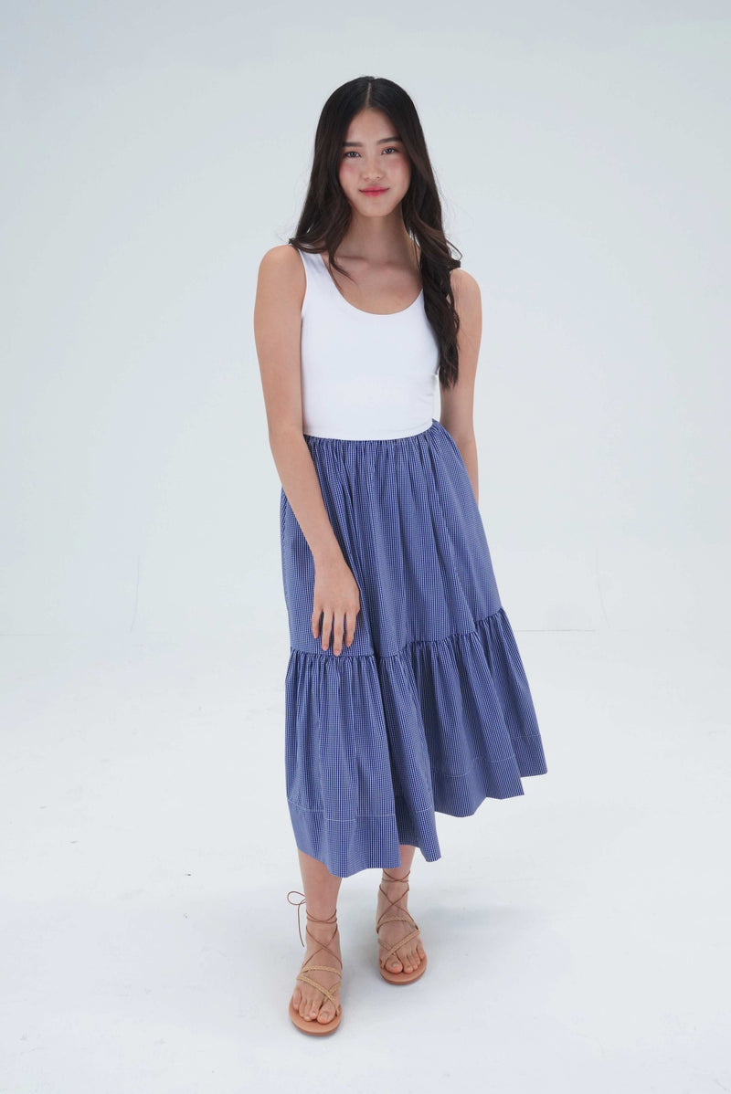 Dress with pockets and built in bra in navy blue gingham size large