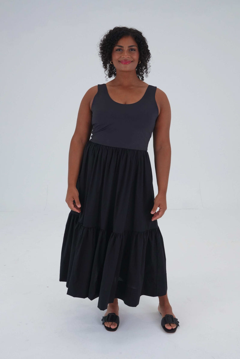 Dress with pockets and built in shelf bra in black size extra small